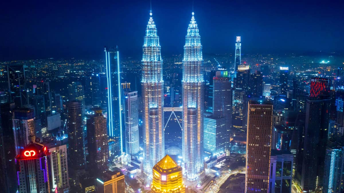 Explore Petronas Twin Towers